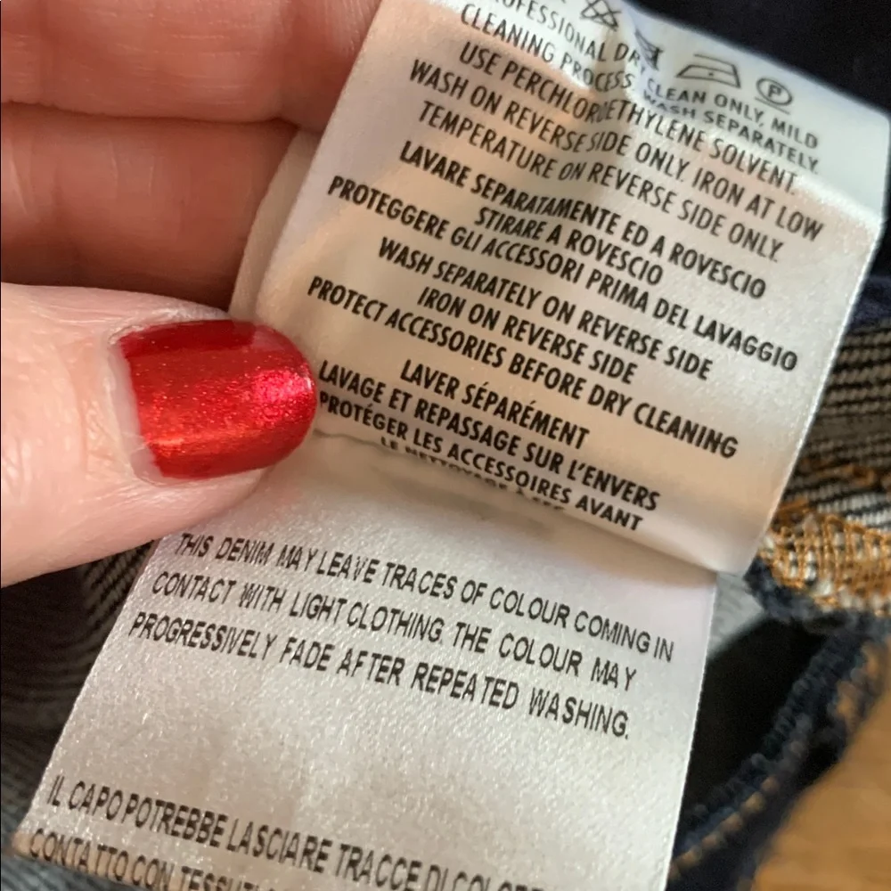 NEW Gucci Navy Blue Denim Jeans with Gold Chain and Button Accent New With Tags - Picture 10 of 15